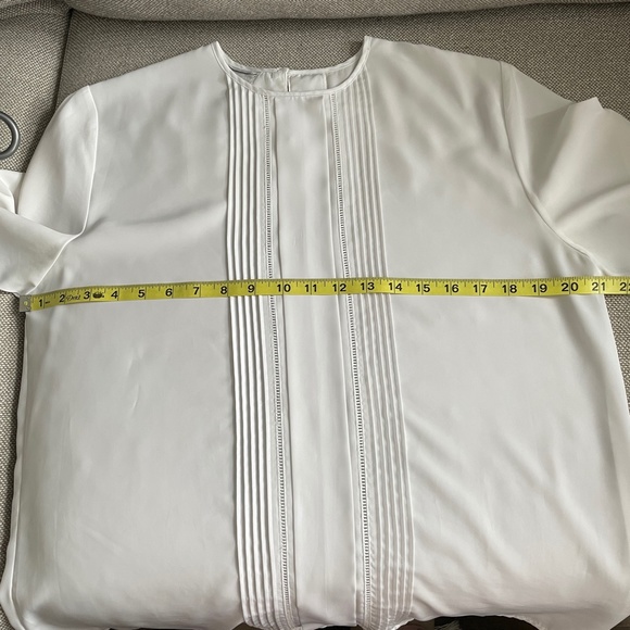 Classic White Blouse - Picture 4 of 4